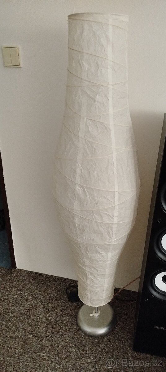Stojící lampa