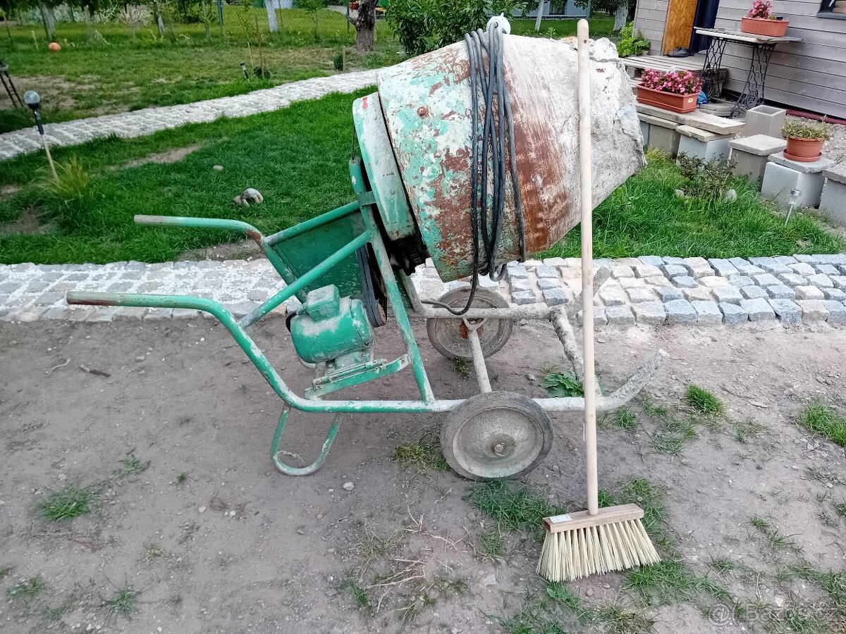 Prodám stavební míchačku.