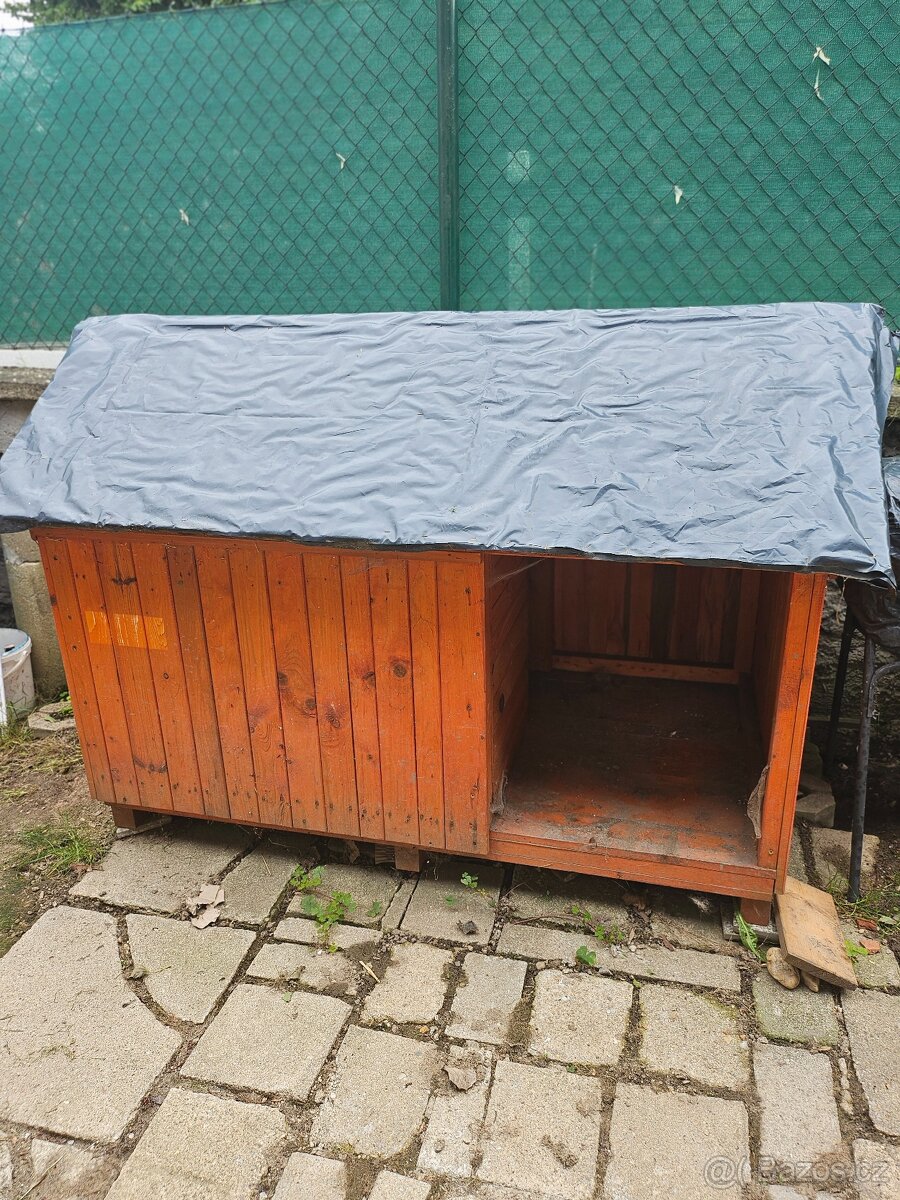 Zateplená bouda pro velkého psa