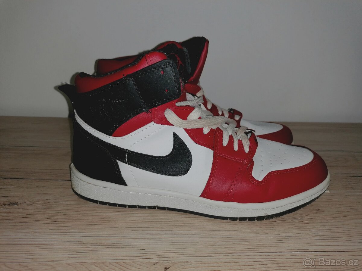 BOTY NIKE vel. 43