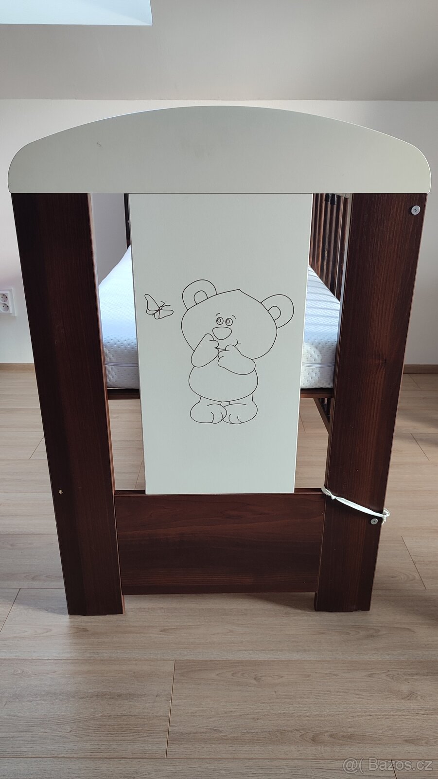 Dětská postýlka s matrací