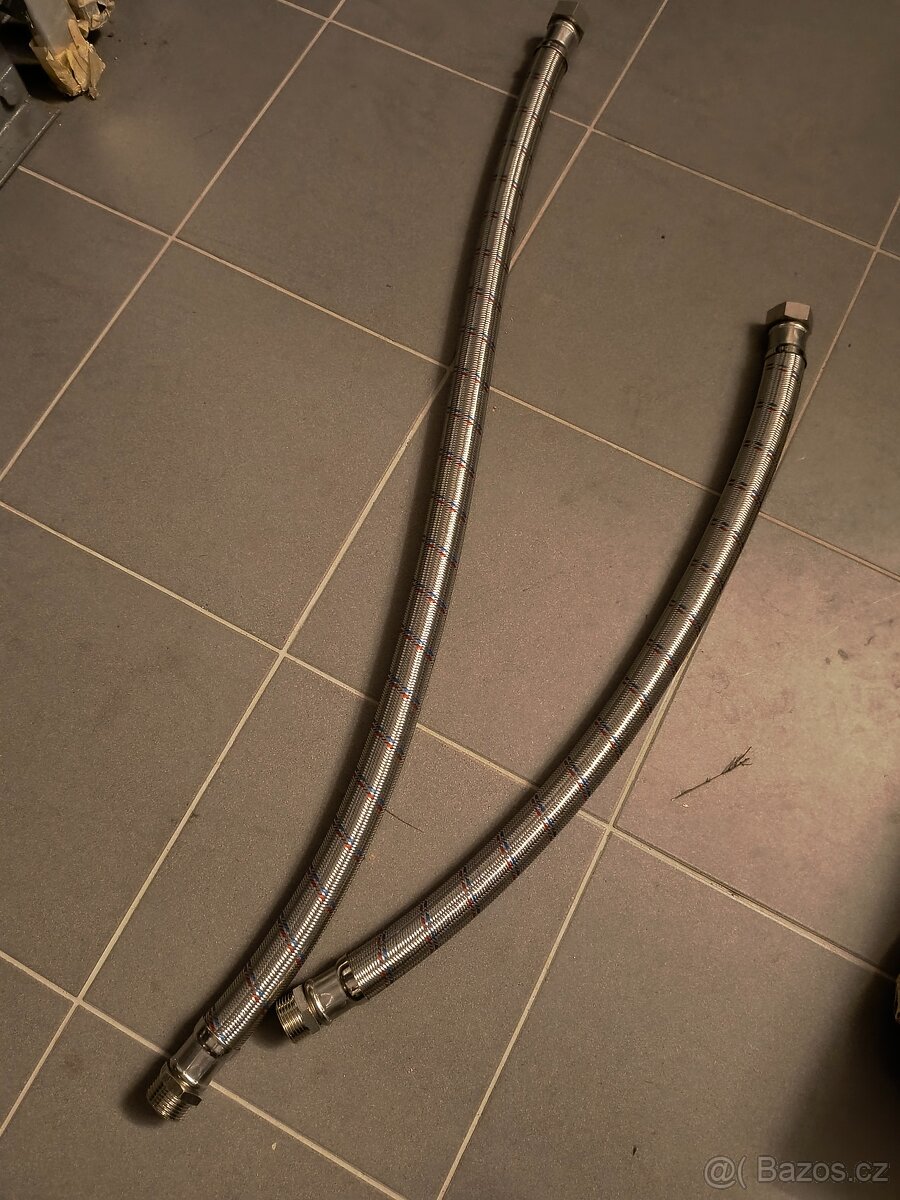 Připojovací hadice nerez flexi