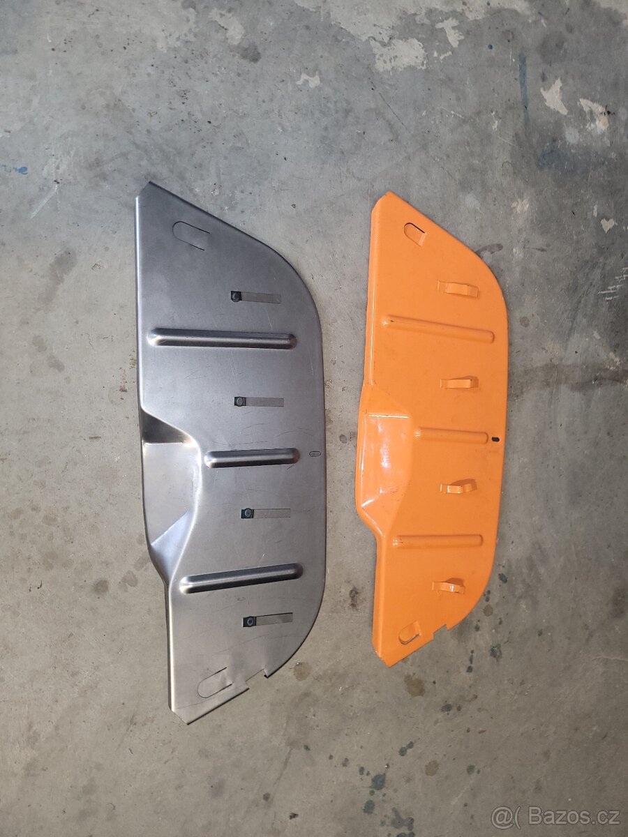 Praga V3S / S5T krycí plech motoru/tunelu