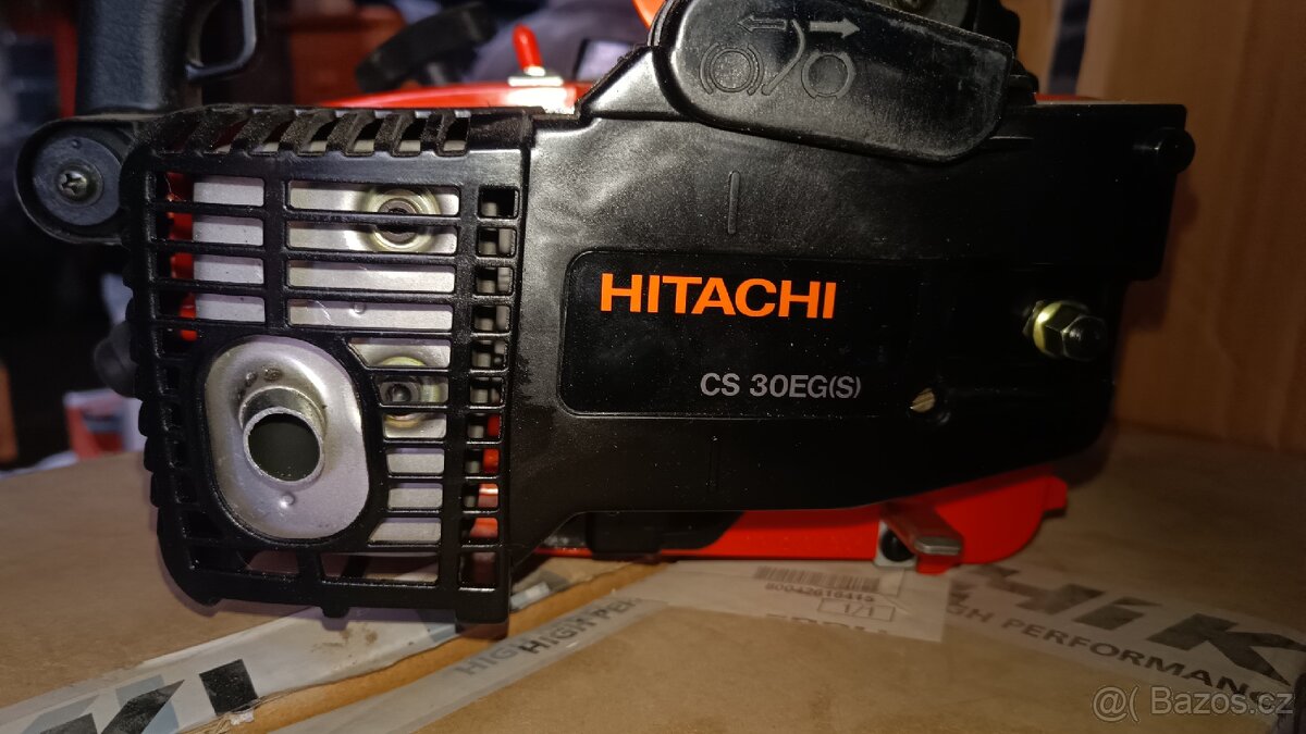 Jednoruční nová japonská motorová pila Hitachi CS 30EG(S)