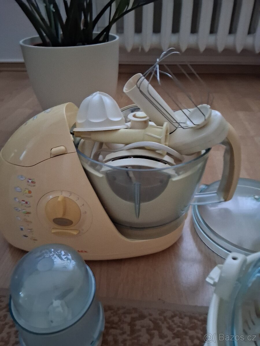 Prodám kuchyňský robot Moulinex