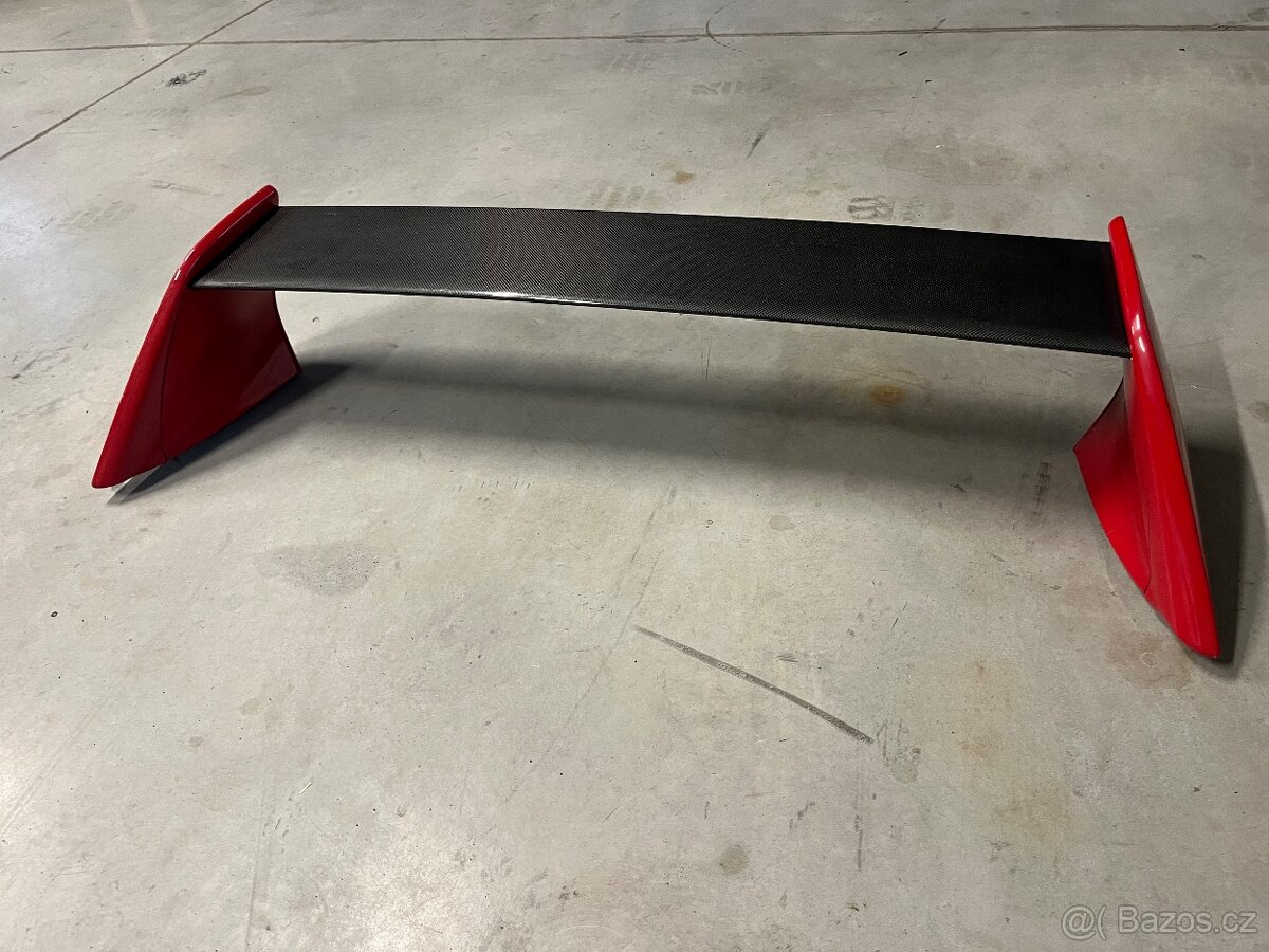 Mitsubishi Lancer Evo 9 kridlo