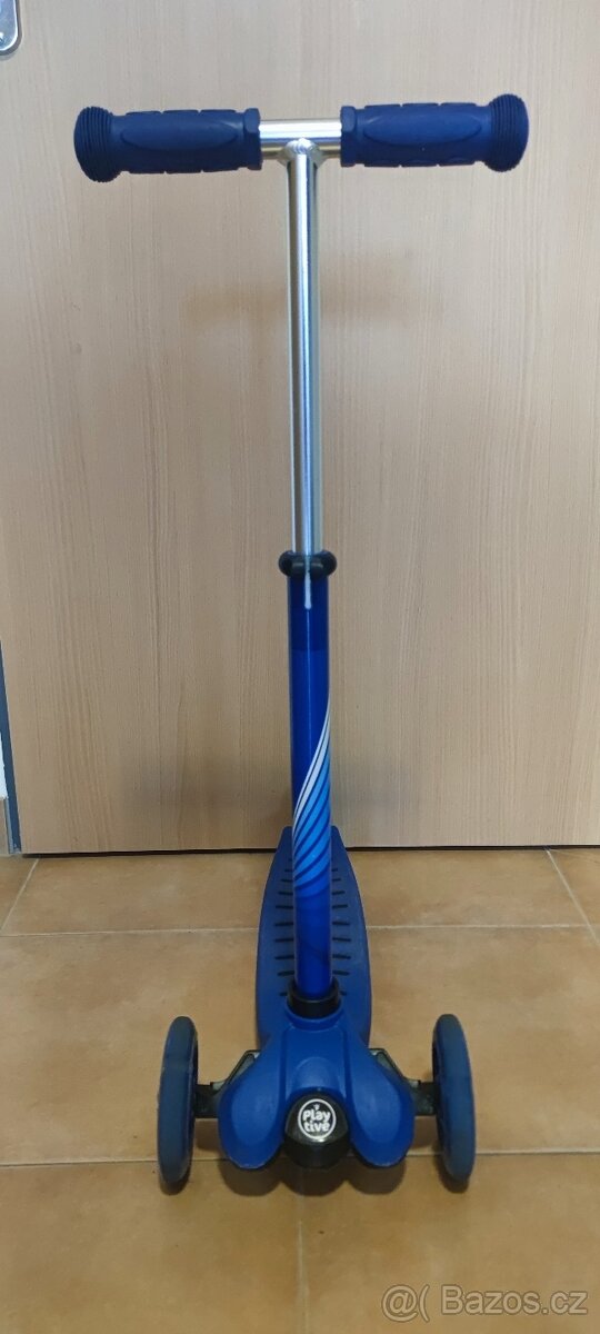 Playtive Dětská trojkoloběžka s LED kolečky