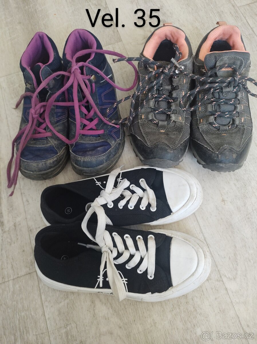 Dětské boty různé velikosti