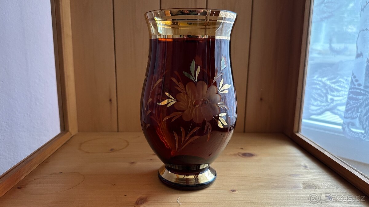Váza - jantarové sklo