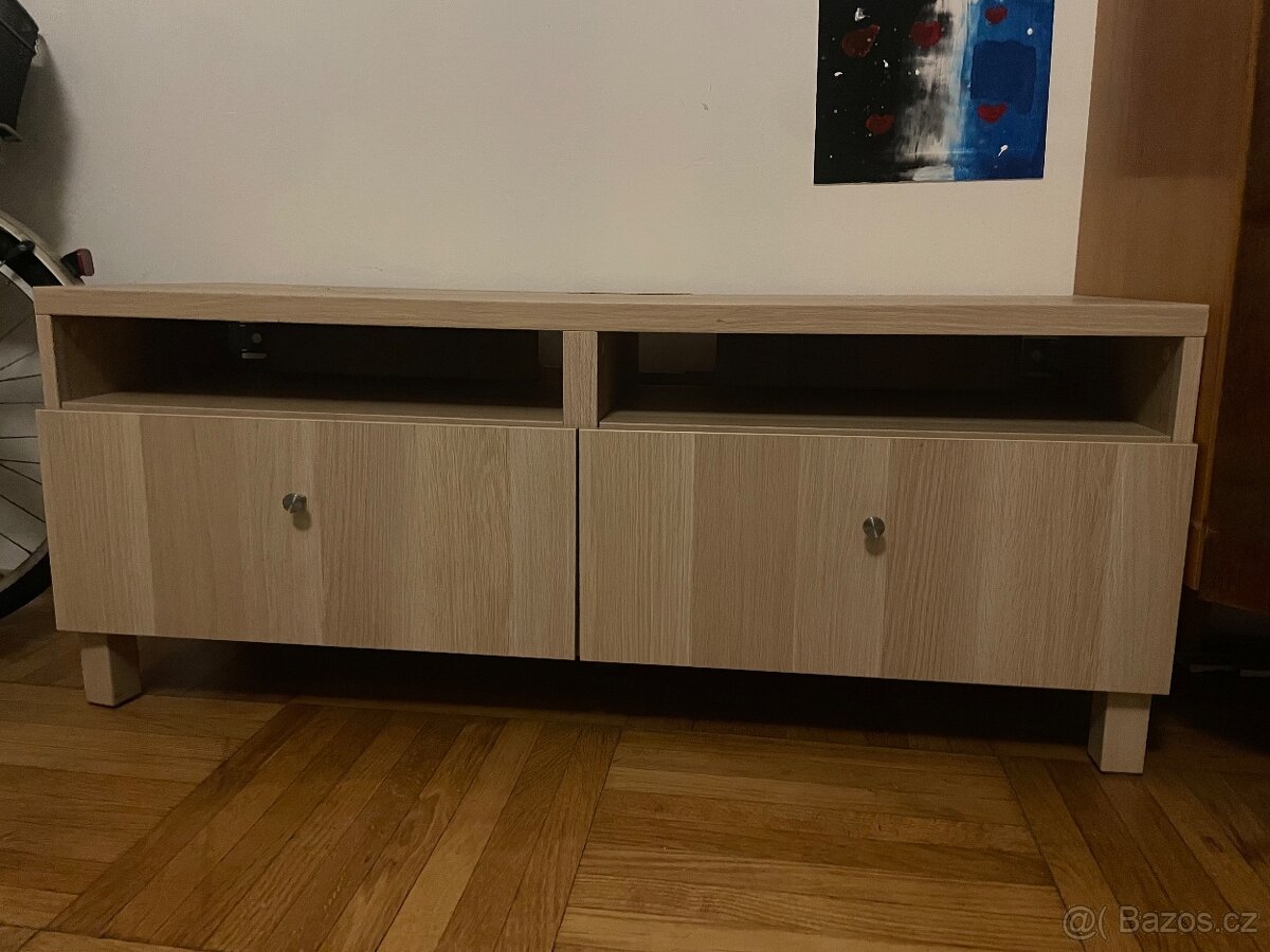 Televizní stolek
