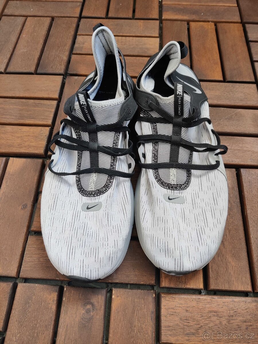Chlapecké běžecké boty Nike vel. EU 42,5