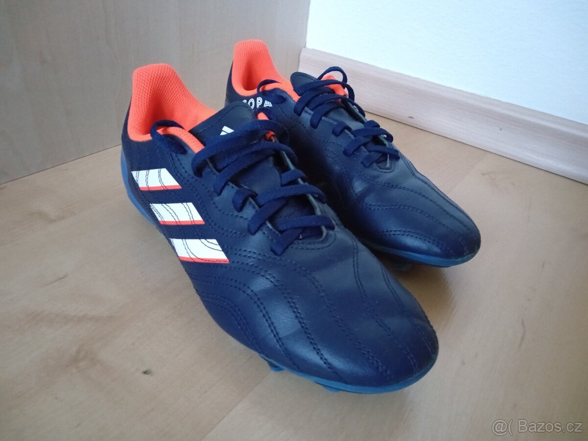 Chlapecká fotbalová obuv Adidas, vel.42_1