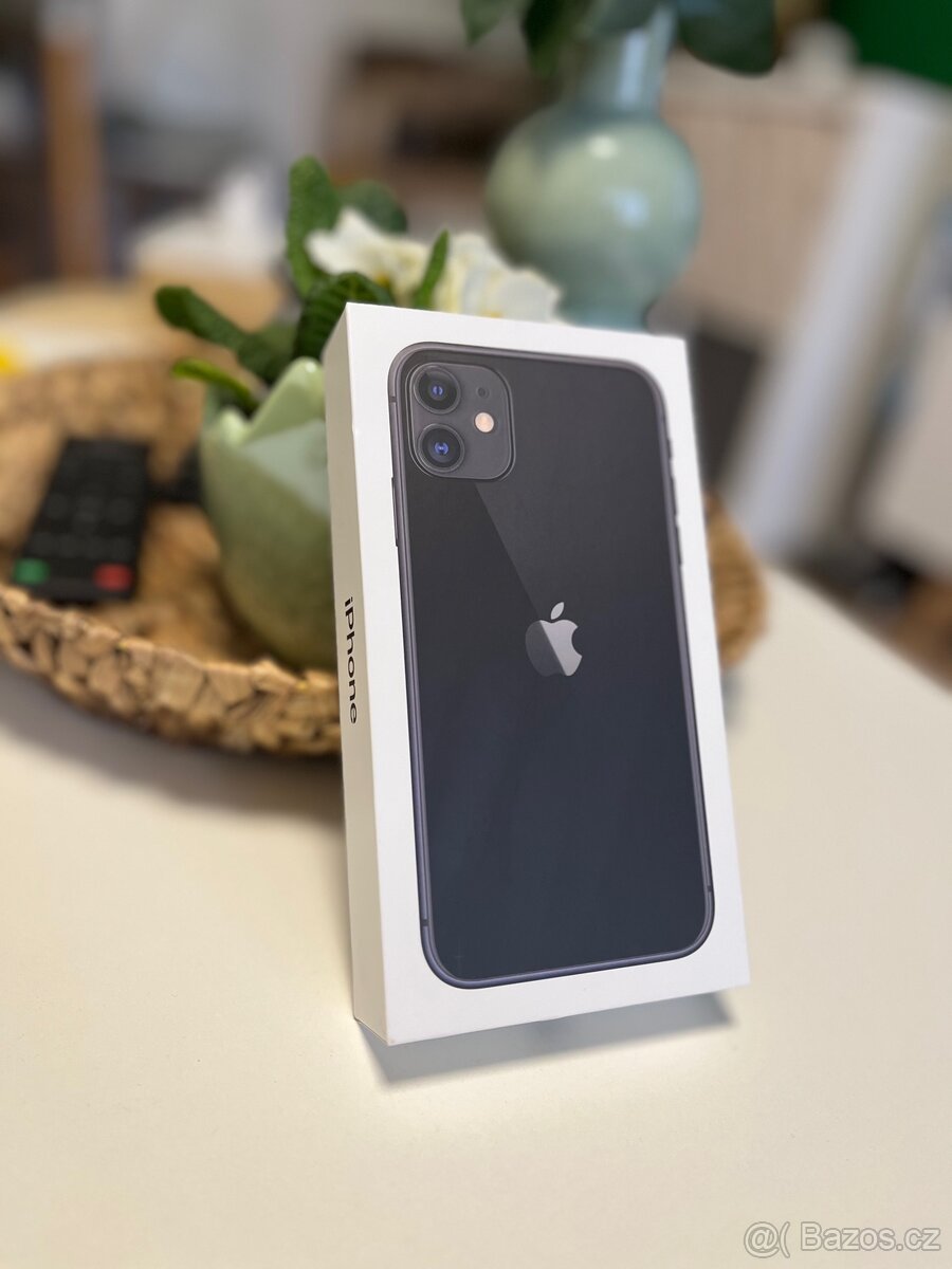 iPhone 11 64gb, Black / černý, baterie 84%