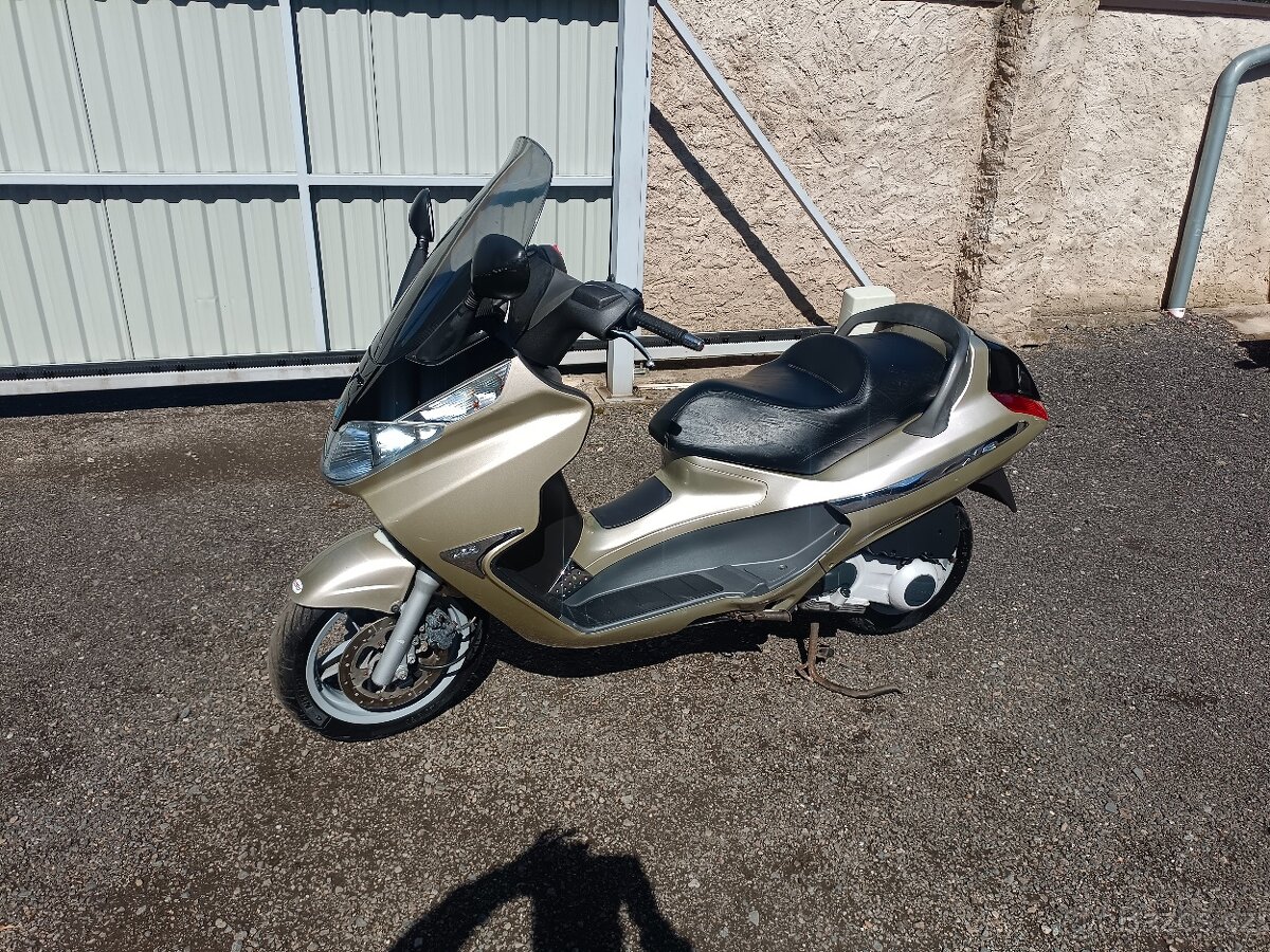 Piaggio x8 125 cz doklady v ceně
