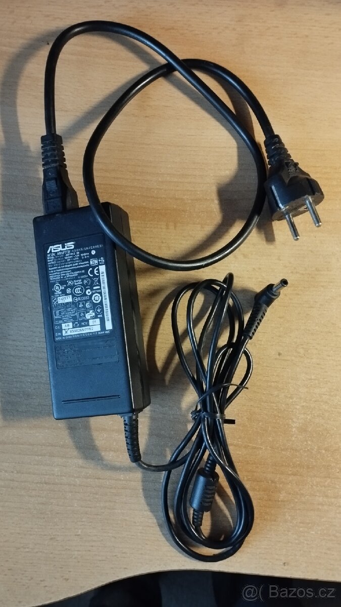 Nabíječka notebooku ASUS