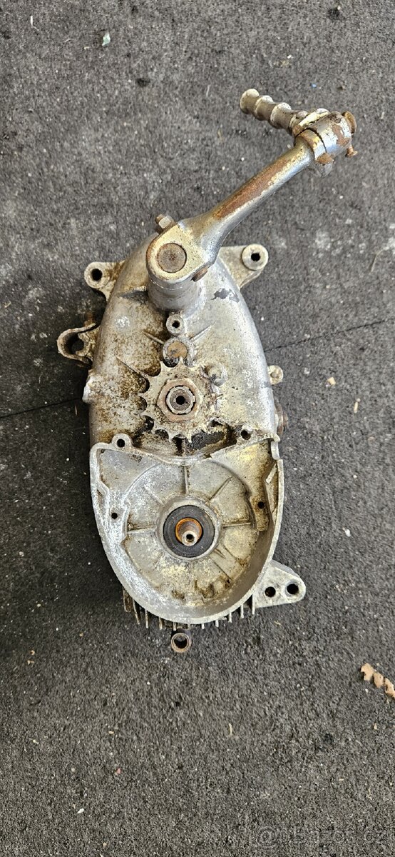 Motor Jawa 550 Pařez