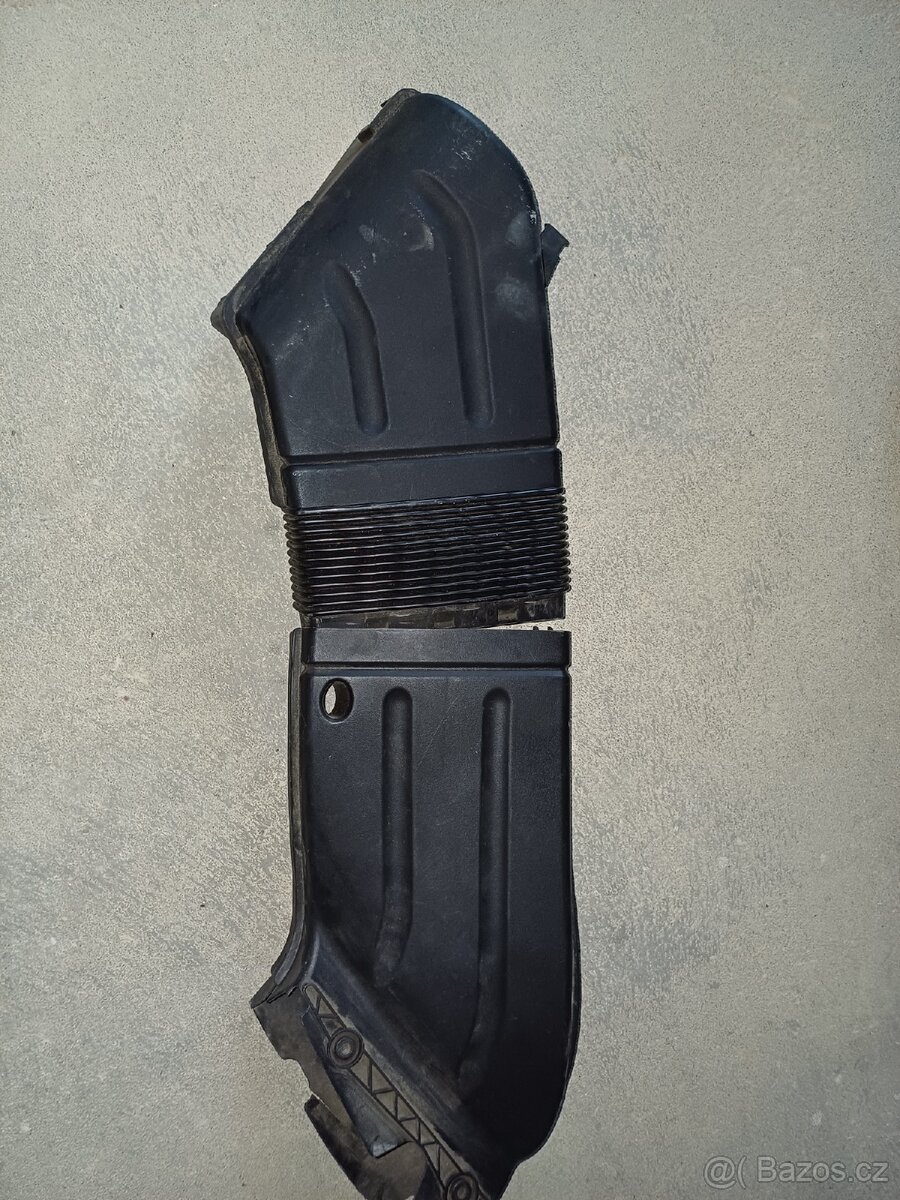 AUDI A4 B6 vedení vzduchu