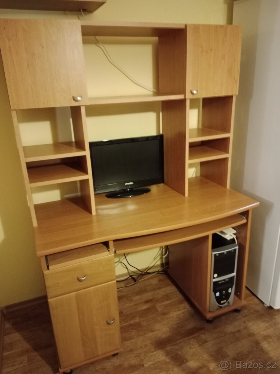 Počítačový stůl