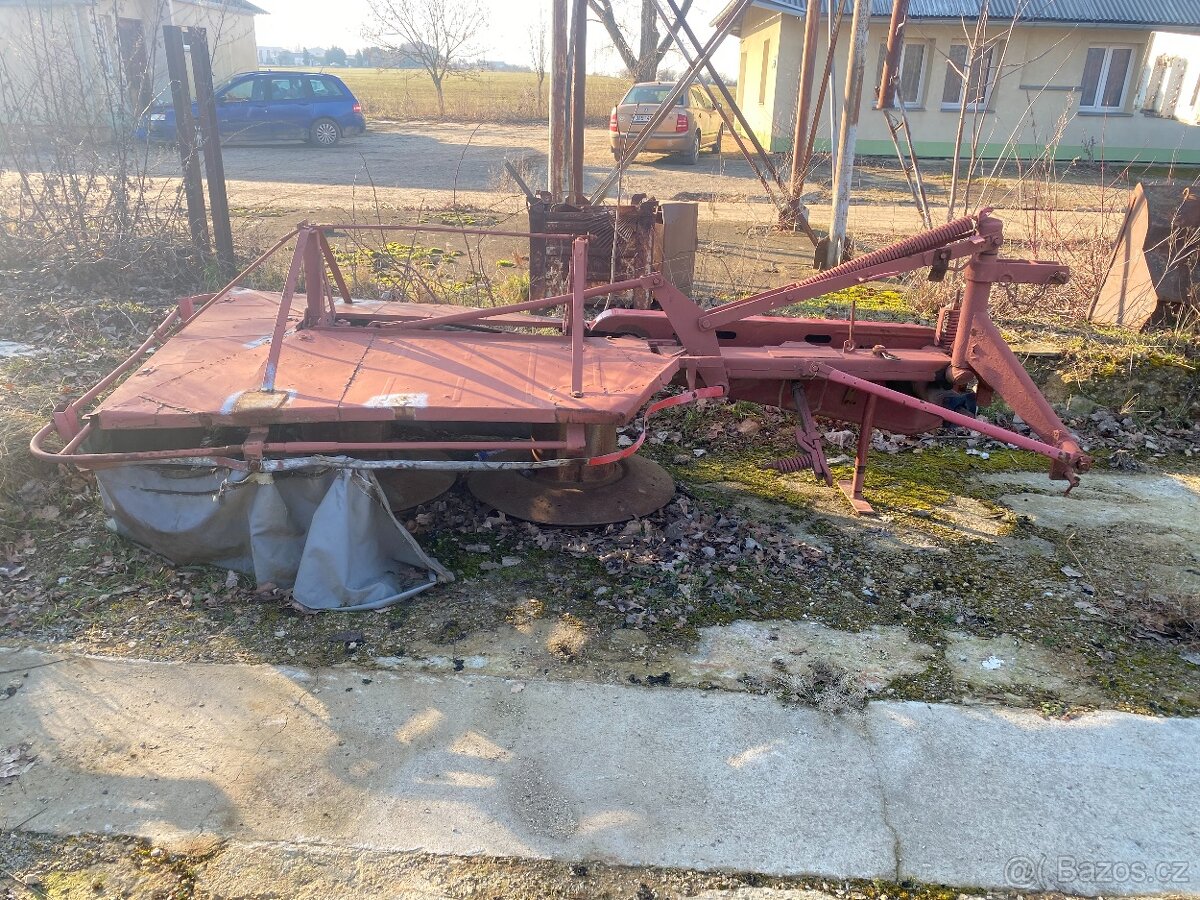 stroje na senoseč