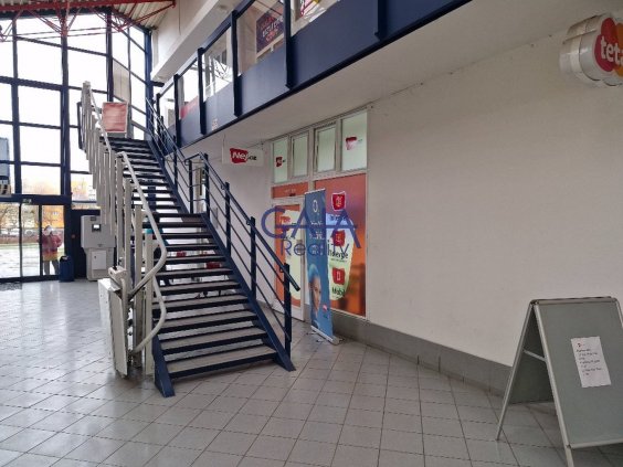Prostějov - Pronájem obchodního prostoru v pasáži Hloučela