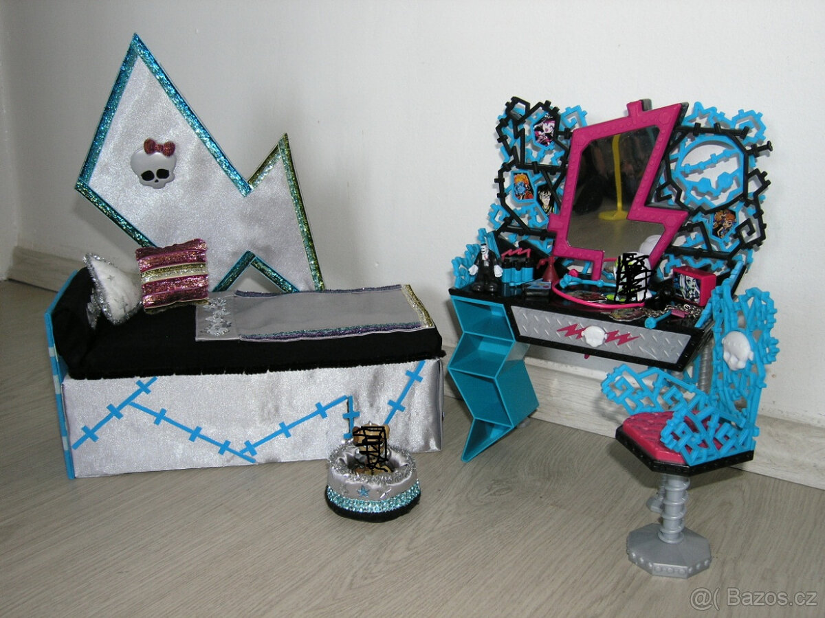Frenkie postel pro monster high