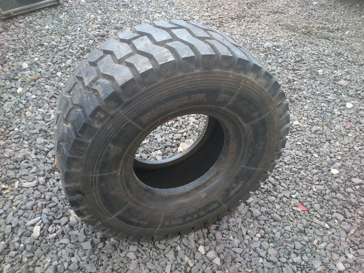 Pneu Michelin 225-75R10 23x9 R10