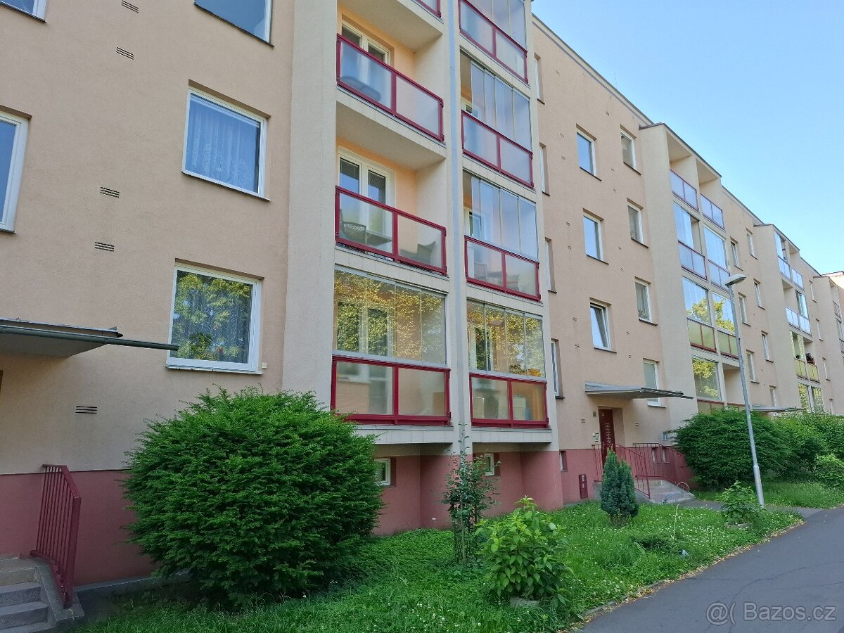 Byt 3+1 s dvěma lodžiemi na Dubině