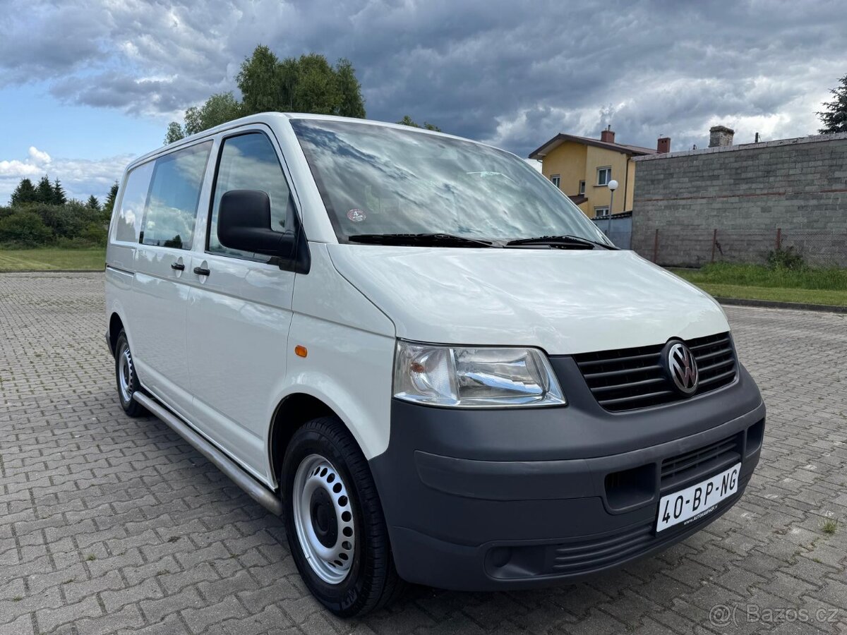 VW TRANSPORTER T5 1.9TDI 77KW 6 MÍST R.V.2004