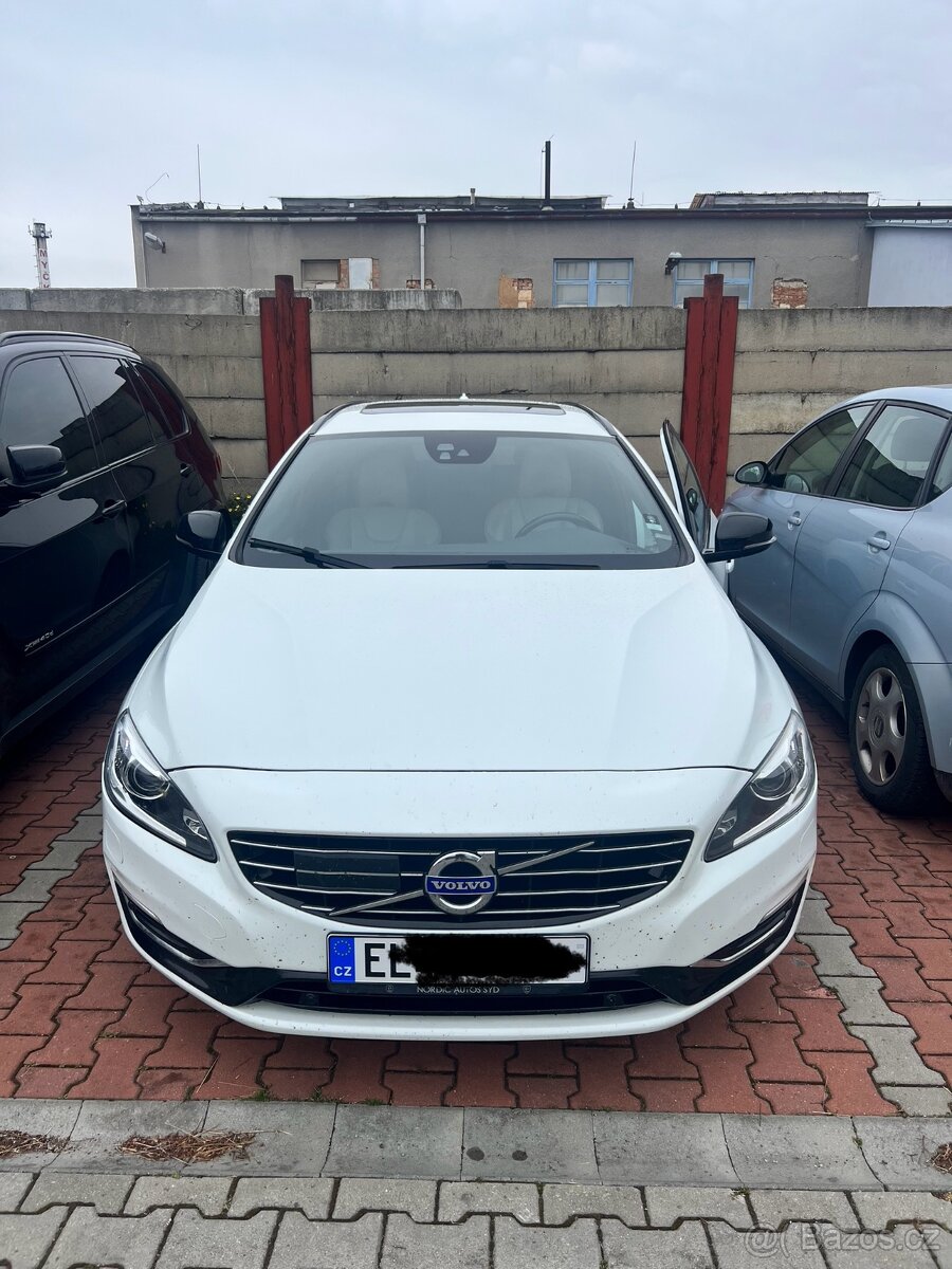 Volvo V60 D6 Plug-in Hybrid AWD