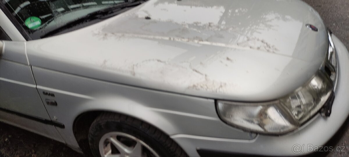 Saab 9-5 přední kapota