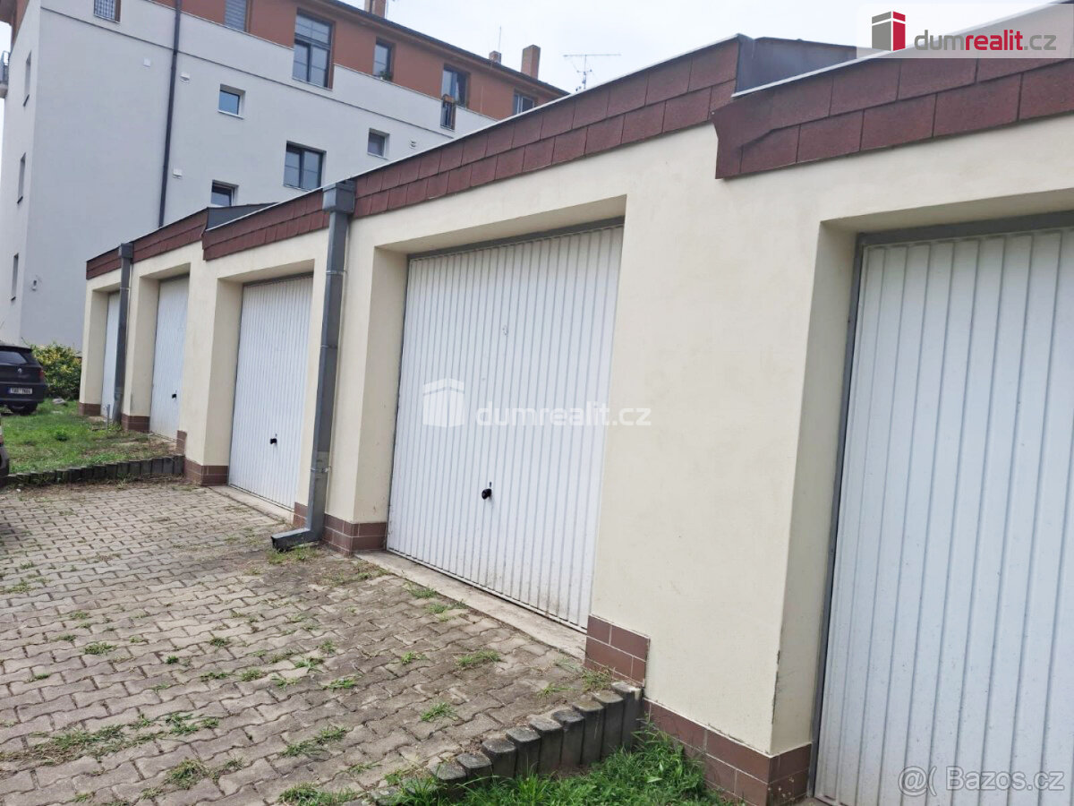 Pronájem garáže po rekonsturkci, 22 m2, Roztoky u Prahy