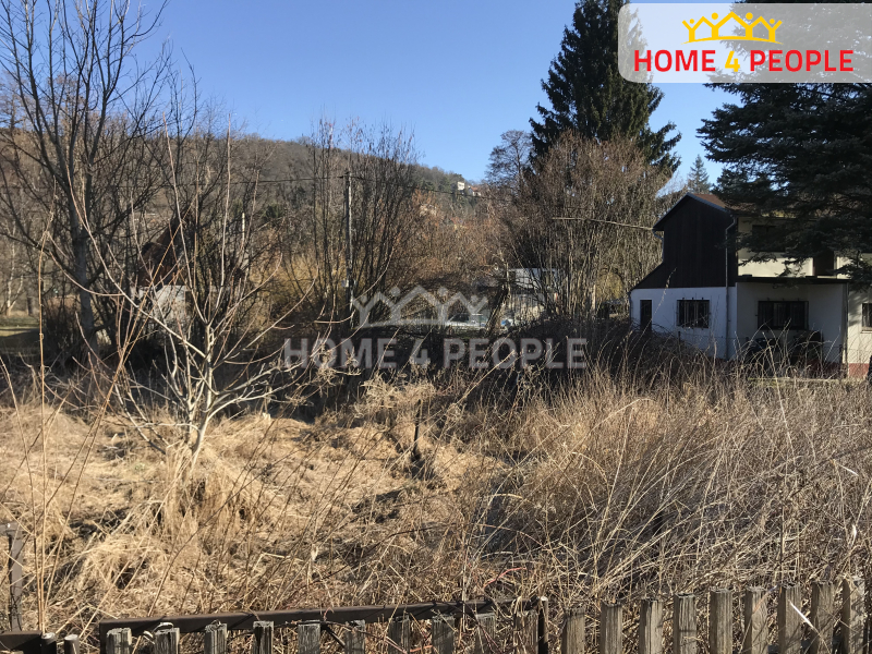 prodej pozemků, 262 m2 a 323 m2, obec Zadní Třebáň