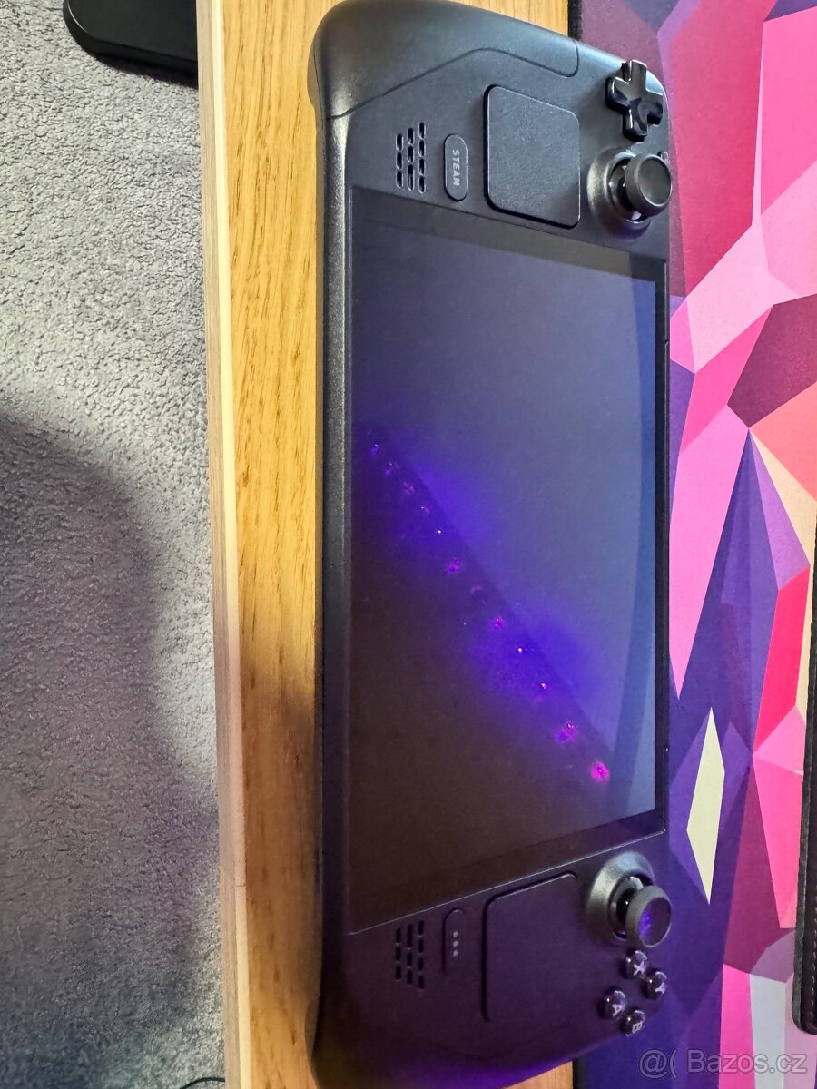 Steam deck OLED 1TB + dokovací stanice + cestovní pozdro
