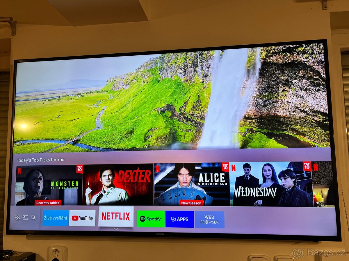 Samsung 65” 4K UHD TV + držák na zeď
