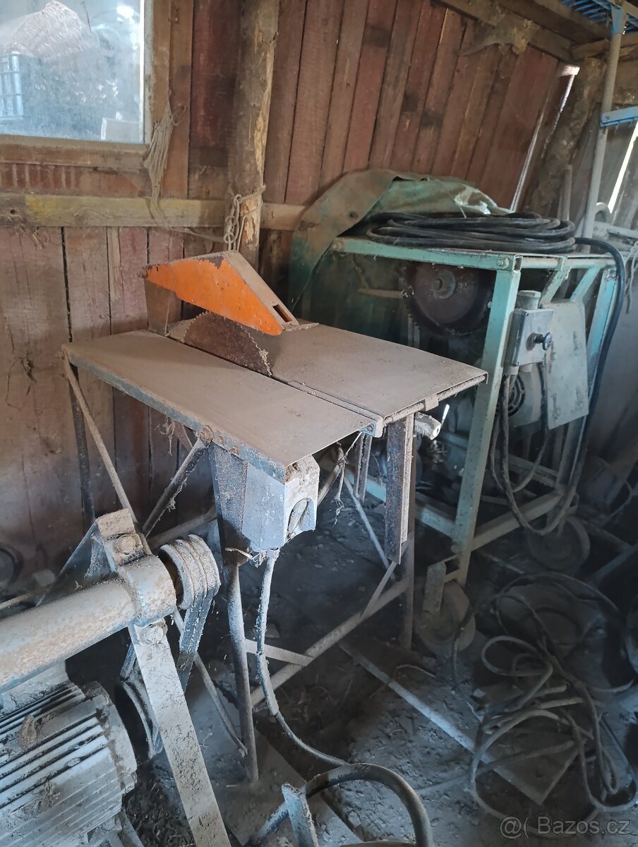 Stolní pila Narex