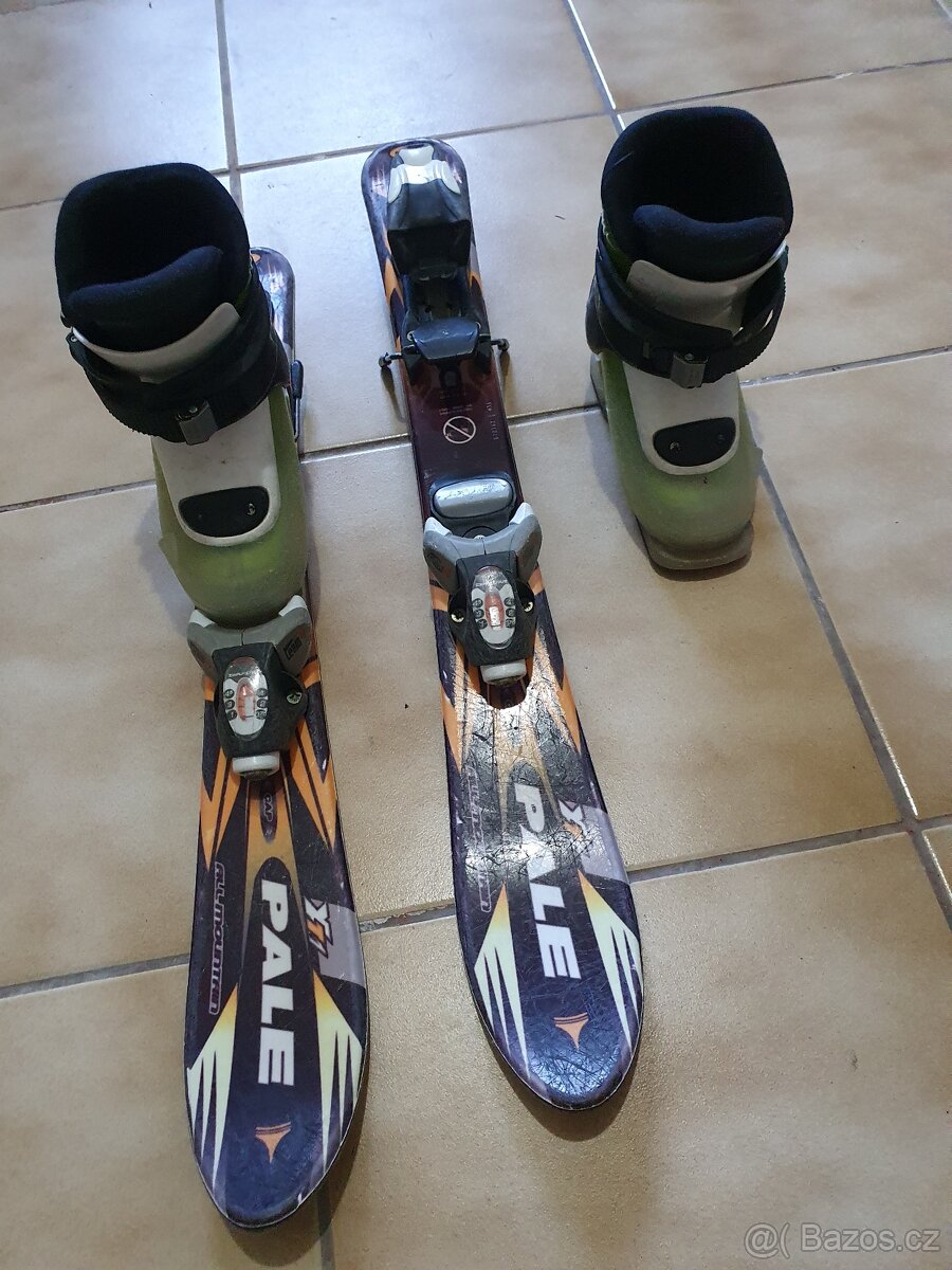 Lyže, preskace, helma 3-5 let