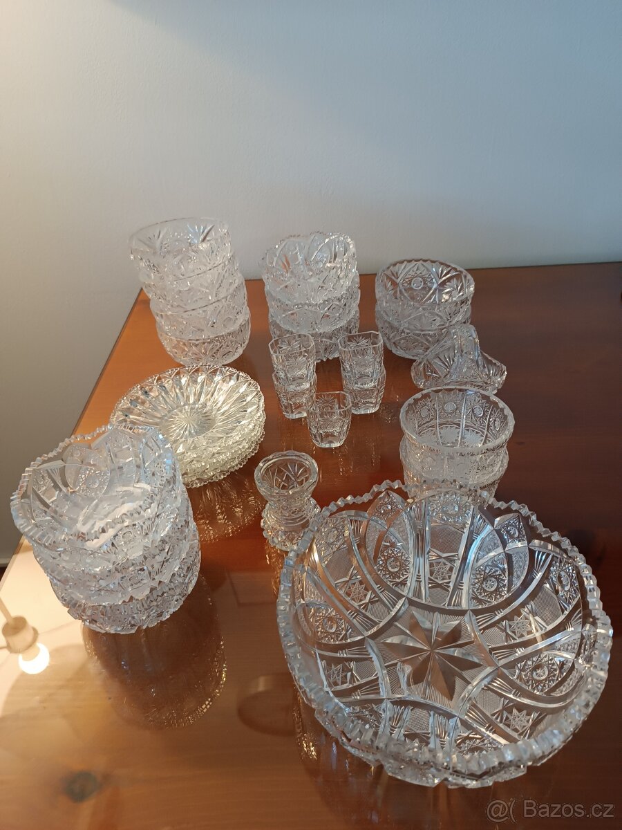 Sada broušeného skla