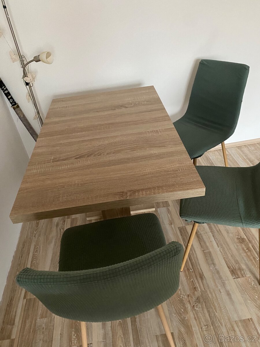 Prodám jídelní stůl a židle
