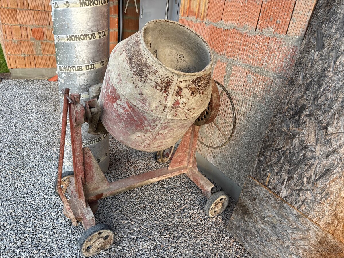 Stavební míchačka