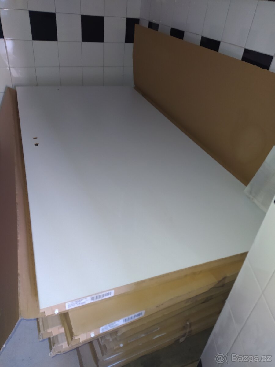 Prodám Dveře a obložky + zámek.rozměry 1985x735x40 6 kusů, 1