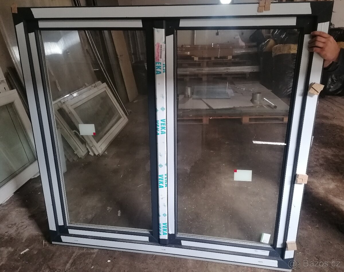 Dvoukřídlé okno - dvojsklo, otevíravé + ventilačka