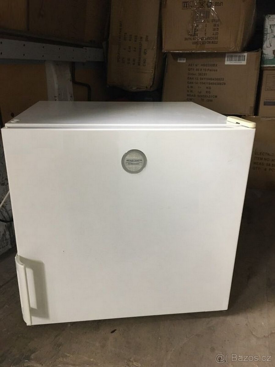 VELKÝ VNITŘEK 50 litrů mrazák nástavba ELECTROLUX