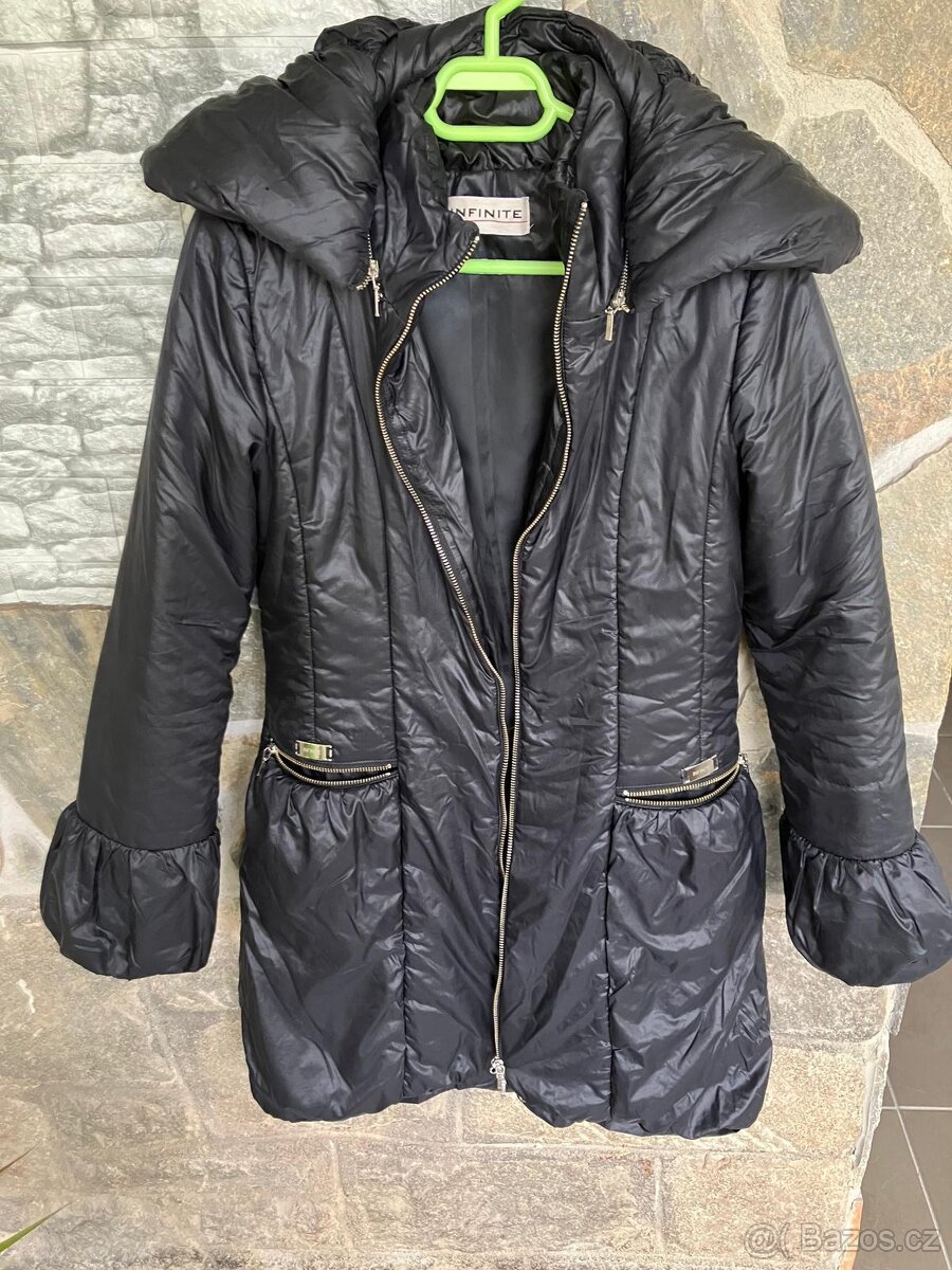 Krásná dámská bunda značky Infinity