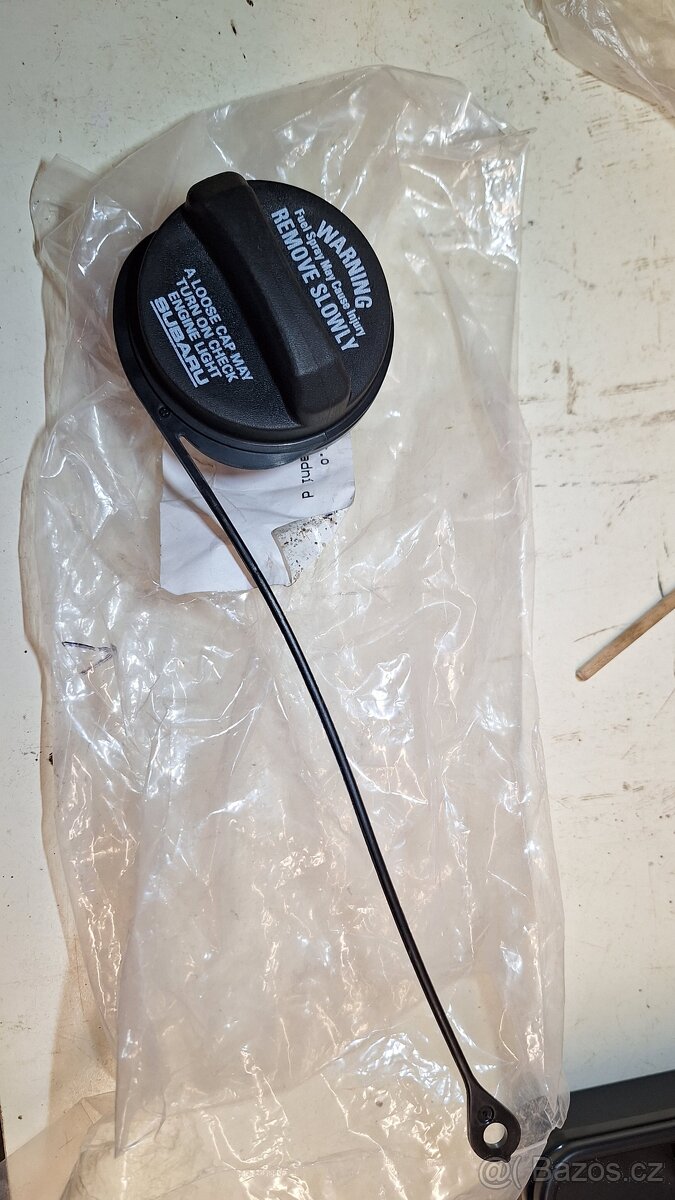 Víčko uzávěr nádrže Subaru