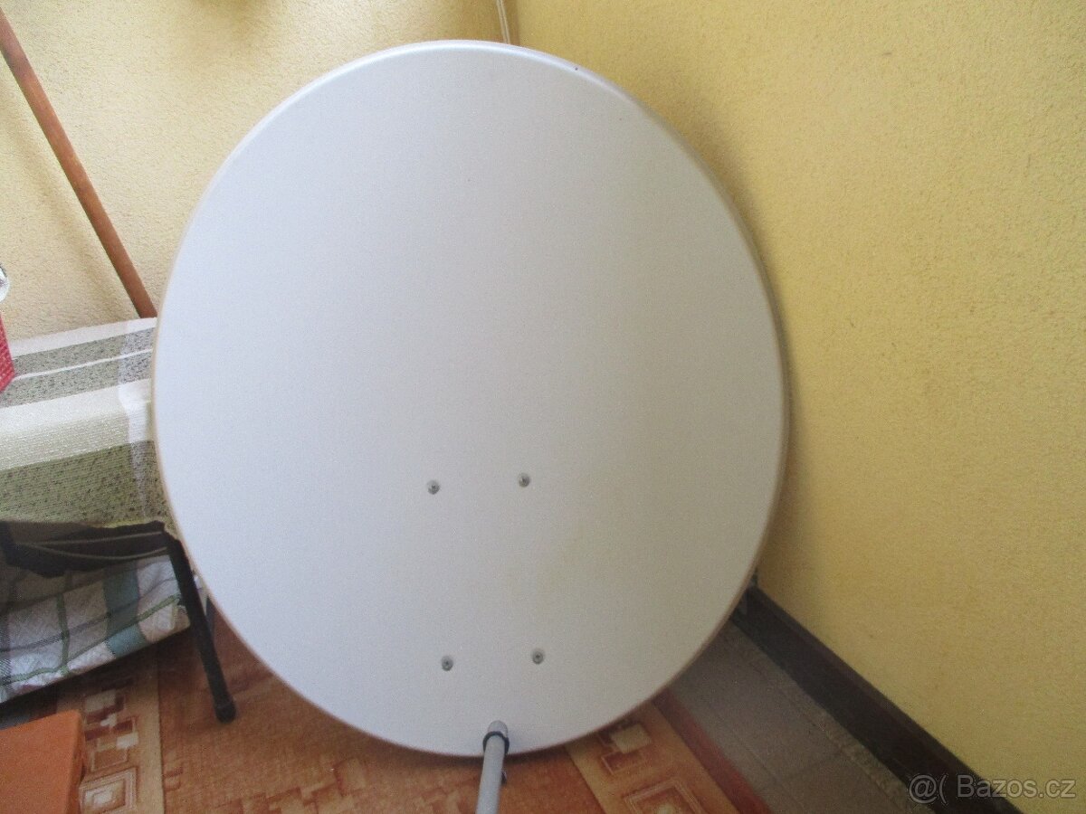 SATELITNÍ PŘIJÍMAČ + KONZOLE