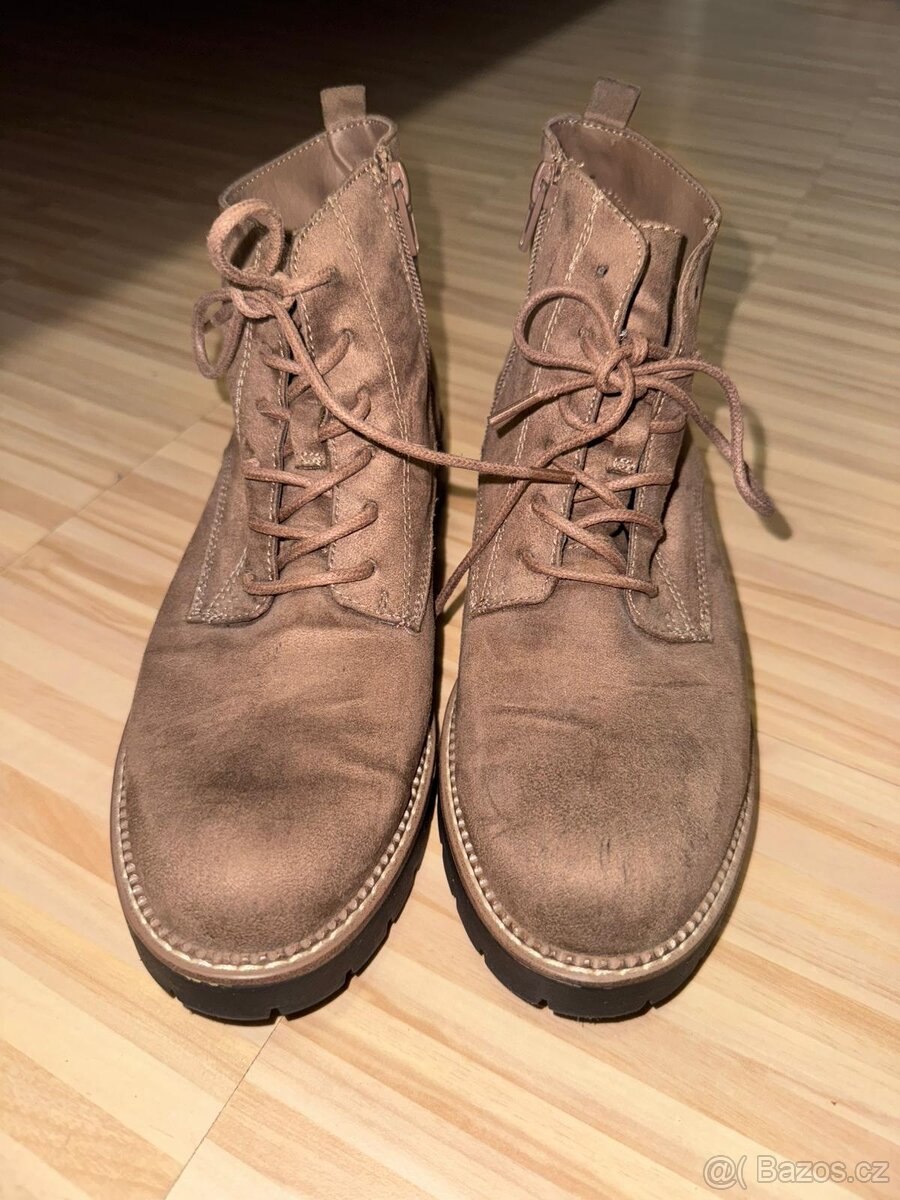 Kotníkové semišové boty Gracelanf