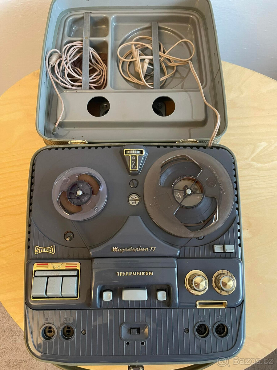 Starožitný magnetophon 77 Telefunken z roku 1959