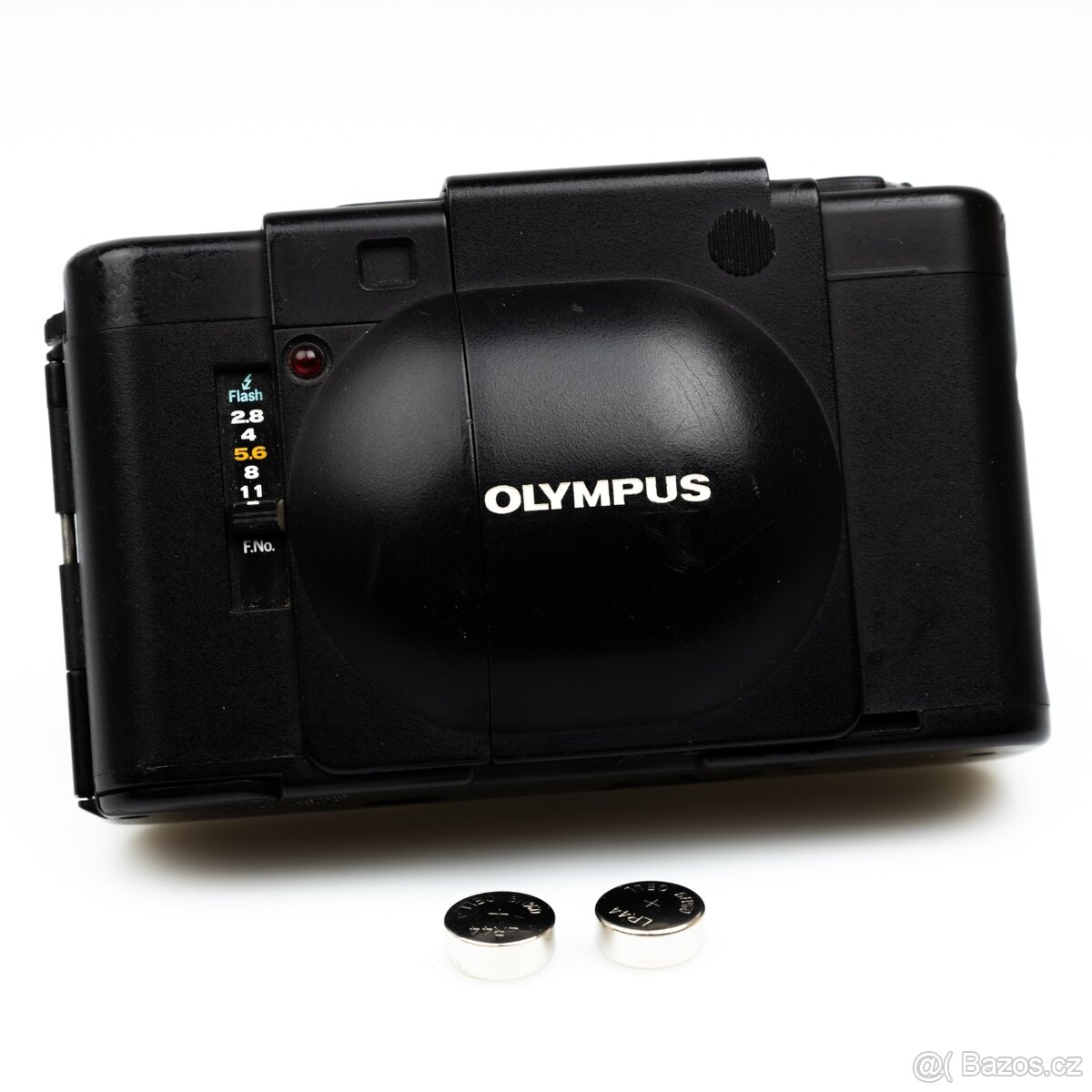 Olympus XA, objektiv Zuiko 35mm 2,8