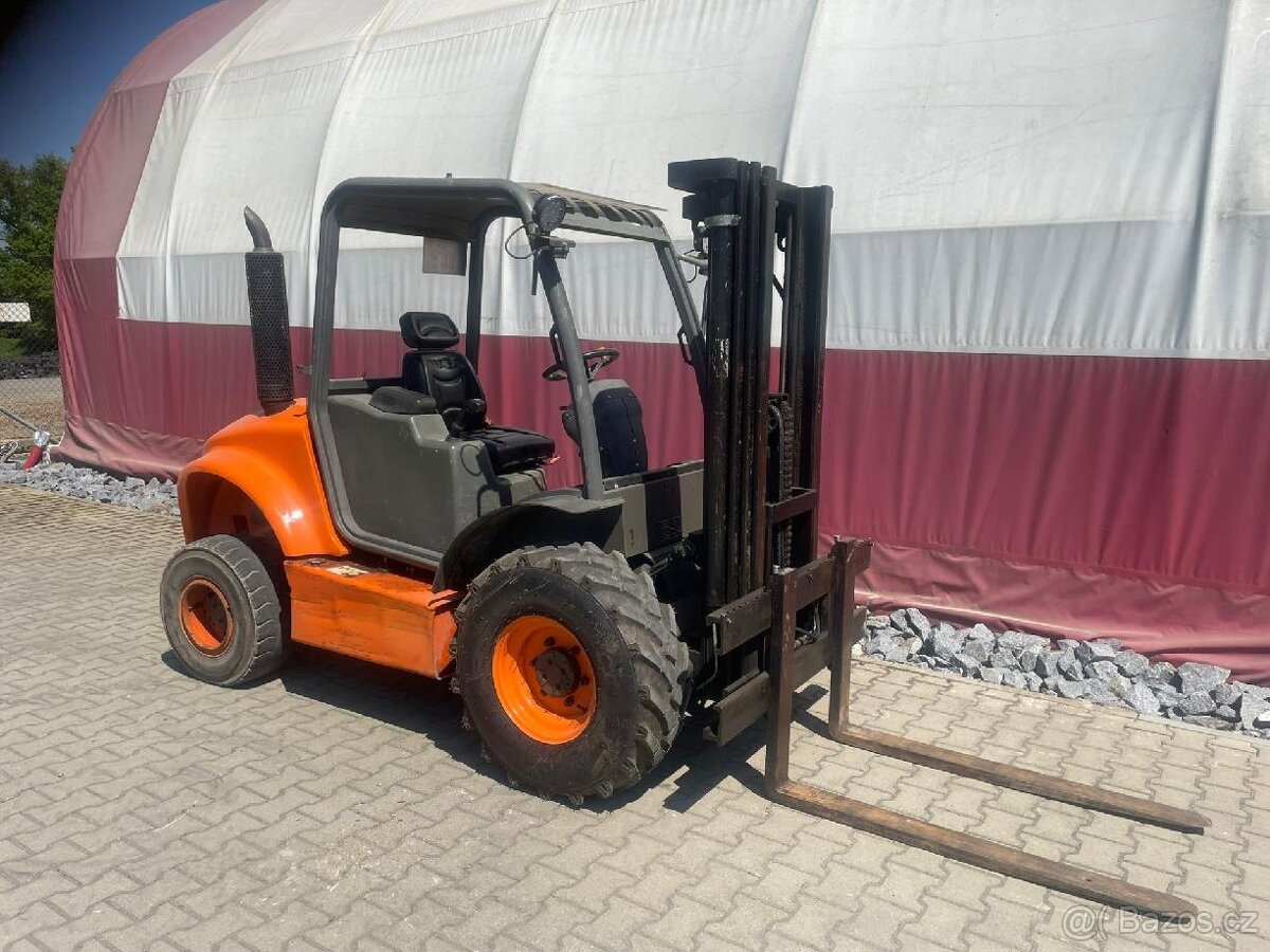 TERÉNNÍ VYSKOZDVIŽNÝ VOZÍK AUSA 4 x 4