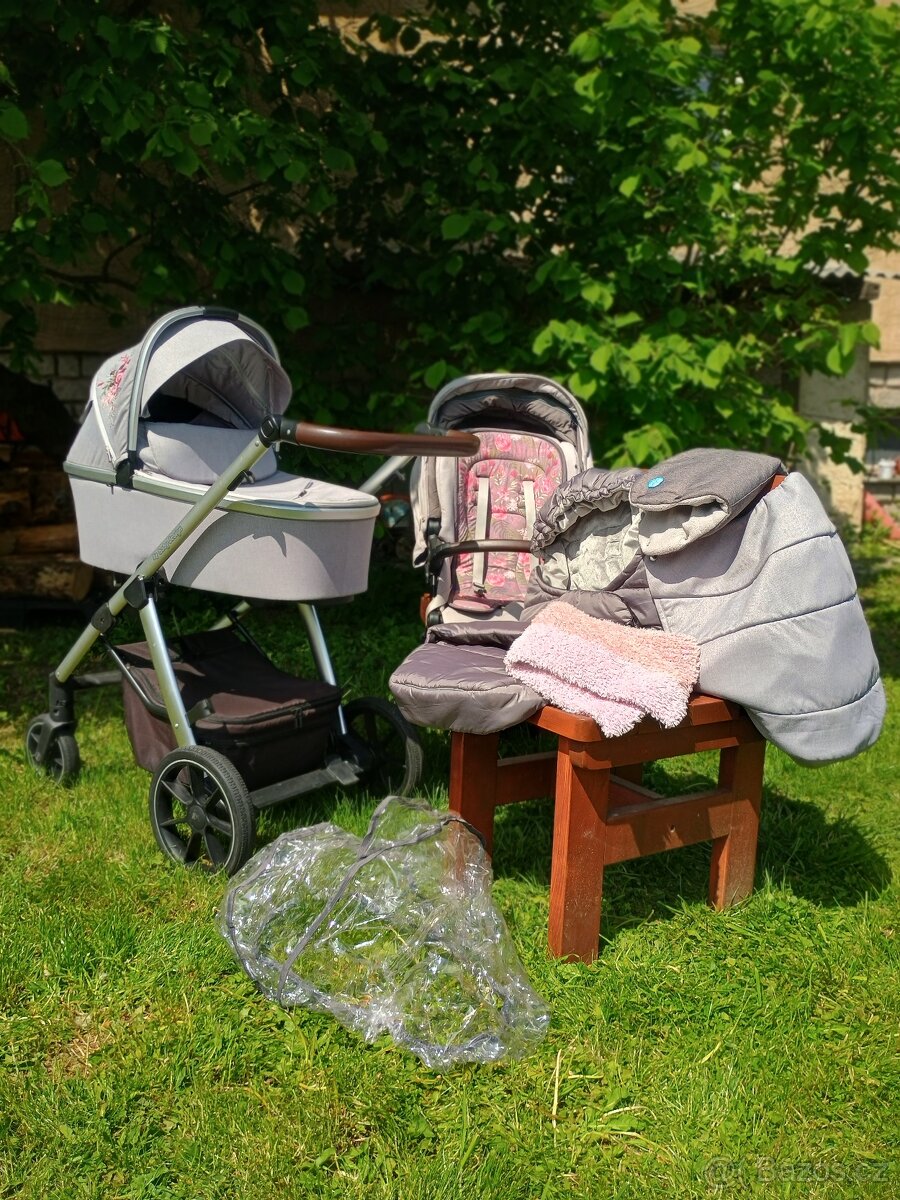 Kočárek Baby design bueno 107